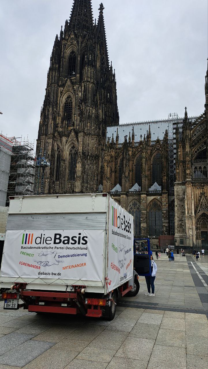 Tour 3-5 Köln: Begegnung mit der "Antifa"