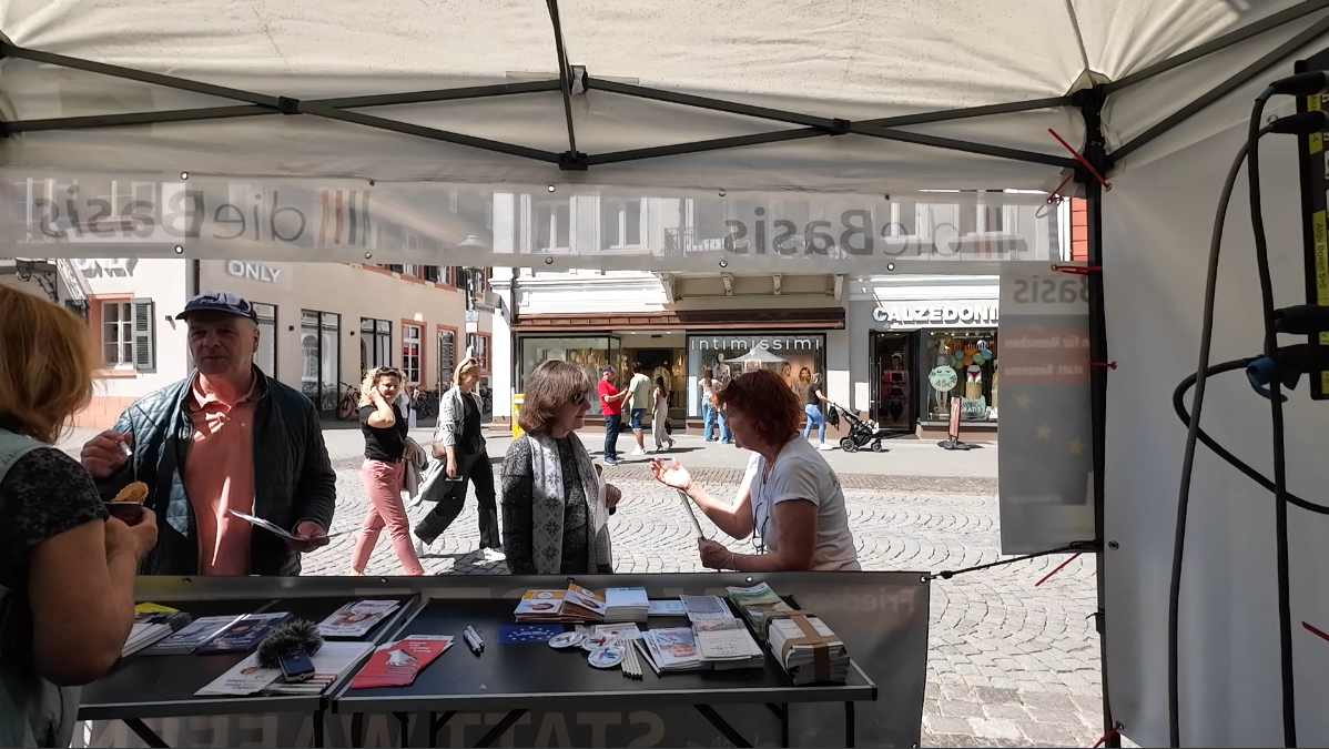 Tour 1-1 Offenburg: Isabel & Anton in der Fußgängerzone